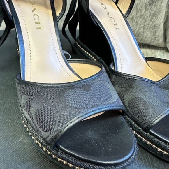 Coach Page Wedge In Recycled Signature Jacquard Size 6.5 - Picture 2 of 9